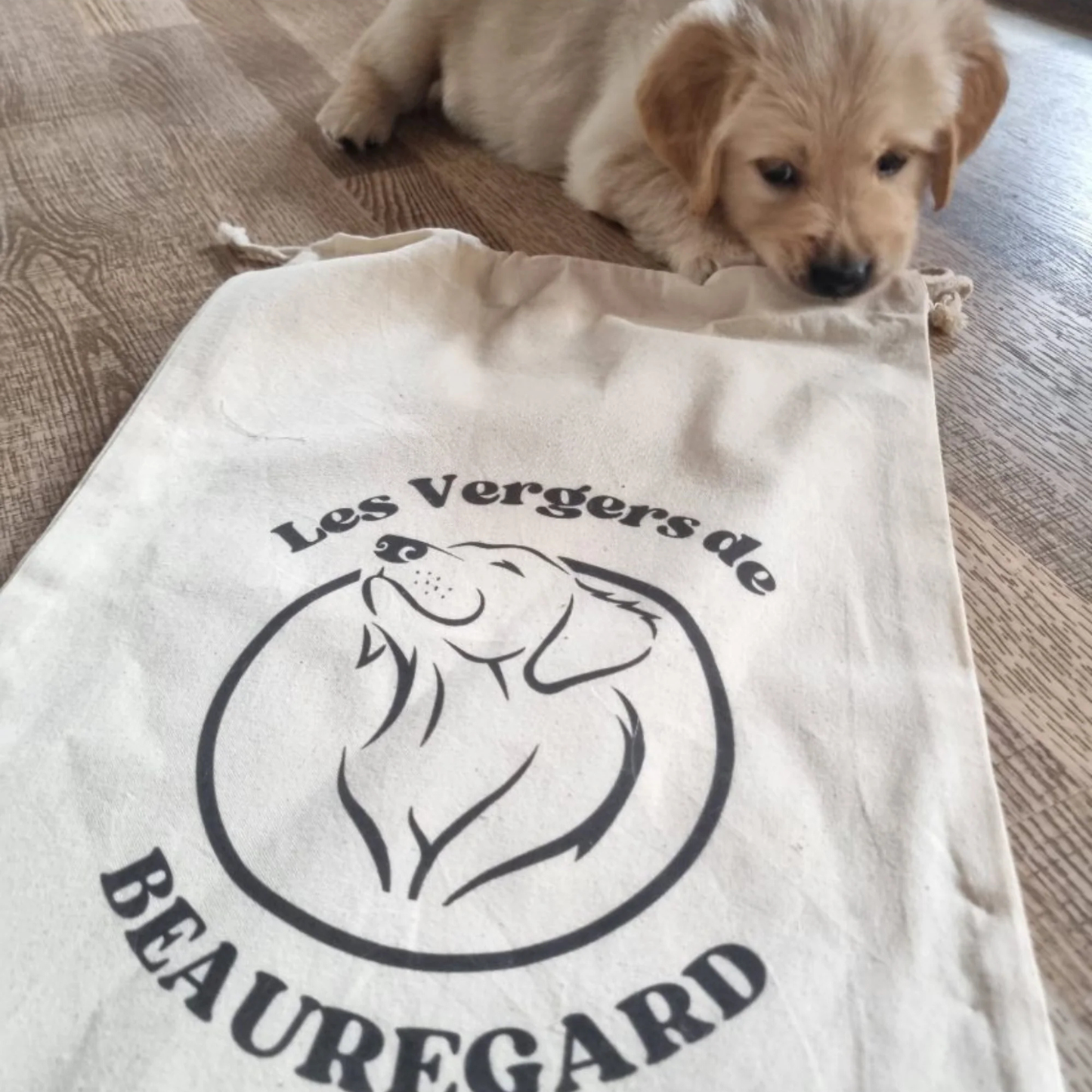 Personalized pouches with dog or cat breeding logo 